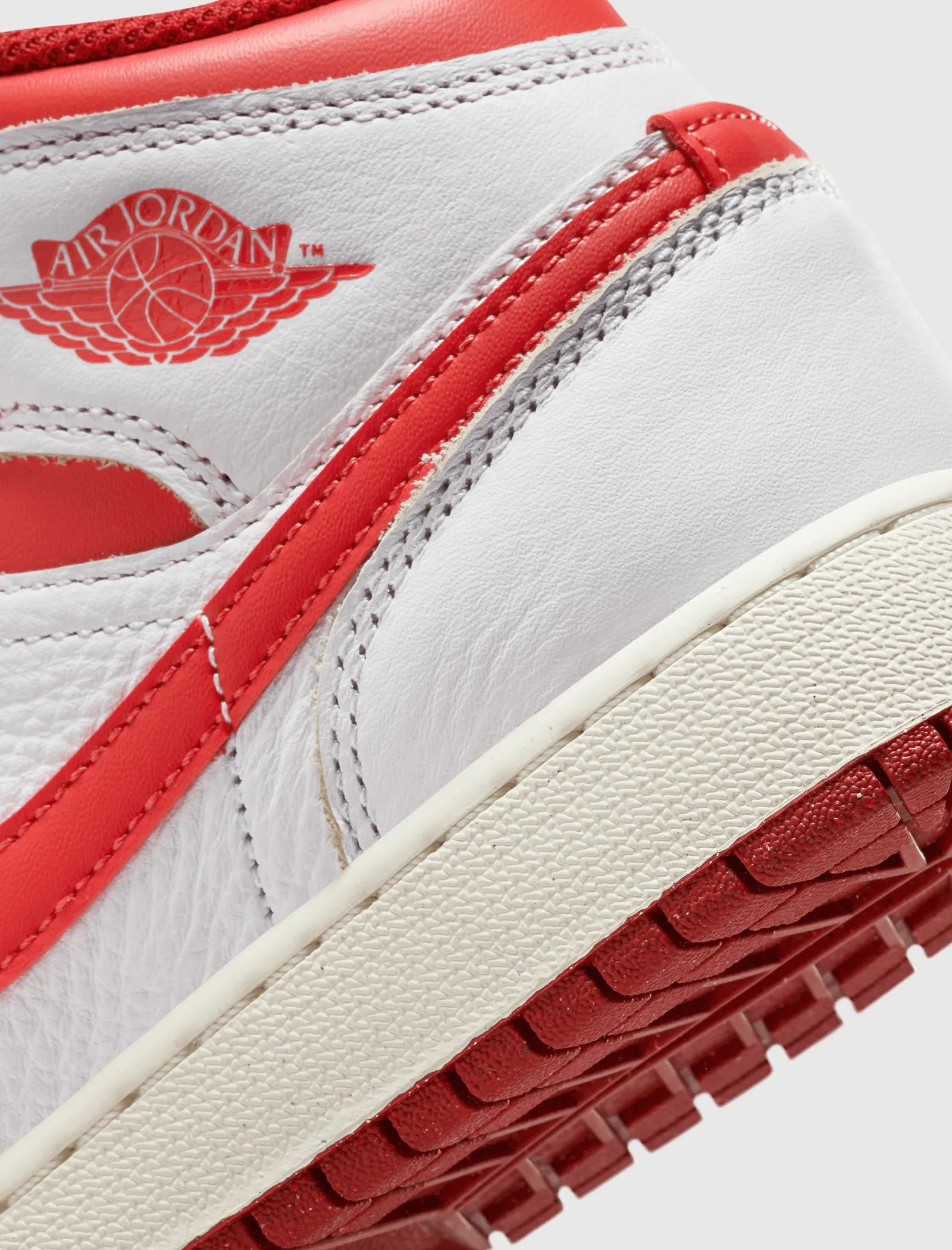 Air Jordan 1 Mid White Dune Red GS - Best Price, Shop Now