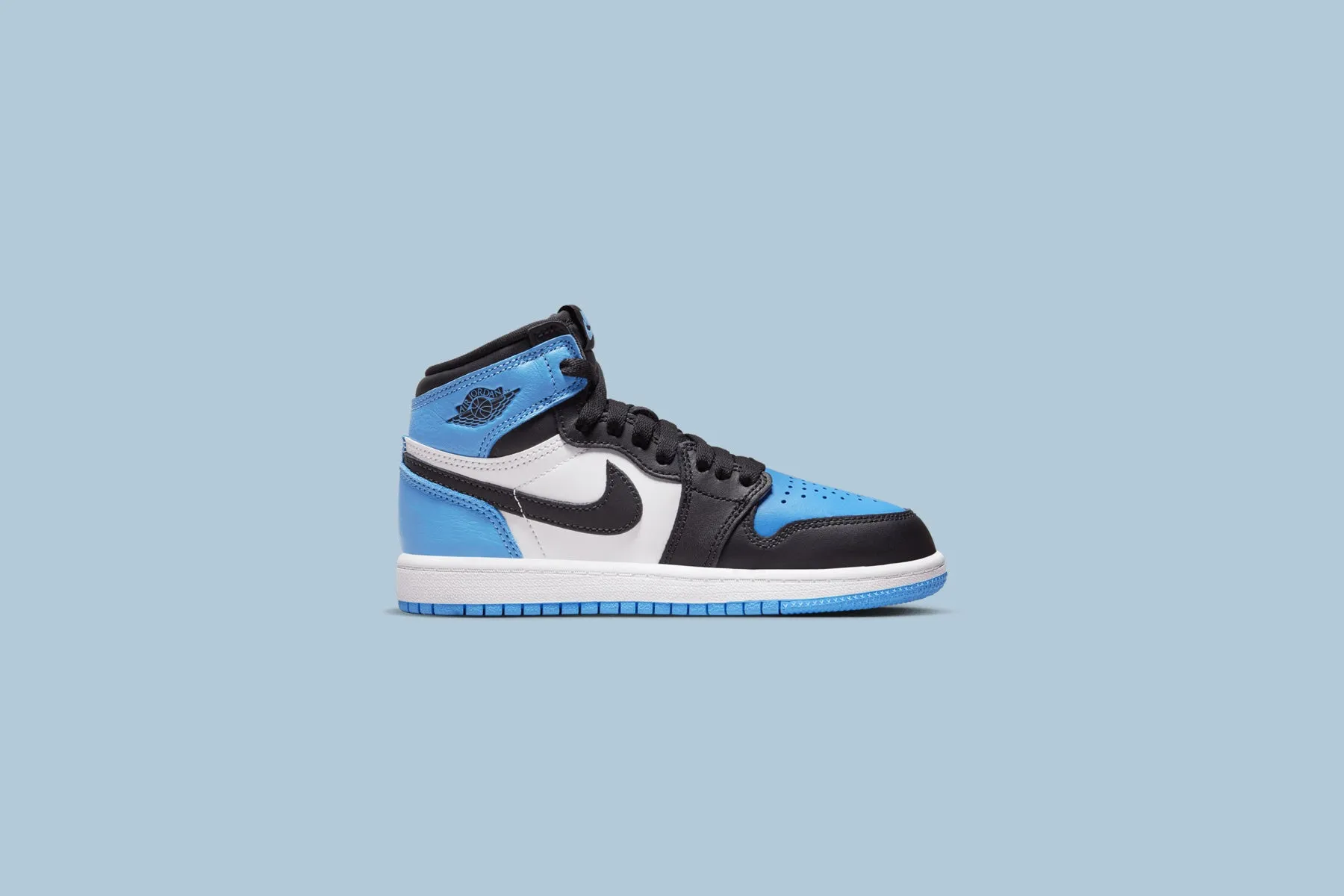 Air Jordan 1 Retro High OG (PS) - University Blue/Black/White sneakers.