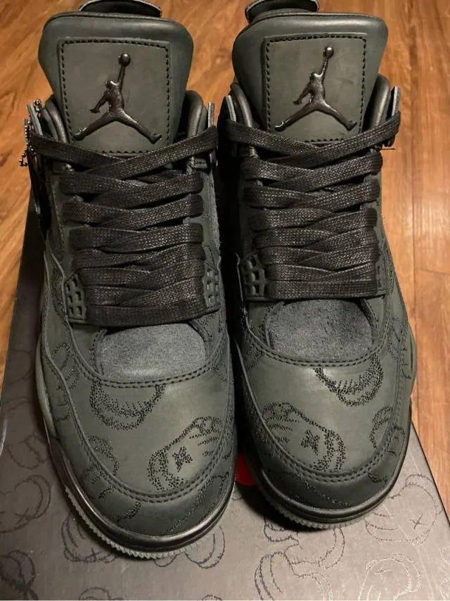 Air jordan 4 kaws