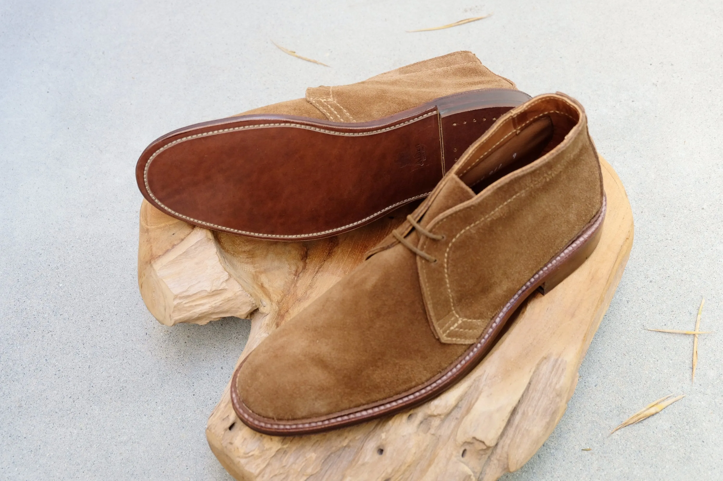 Alden Unlined Chukka in Snuff Suede