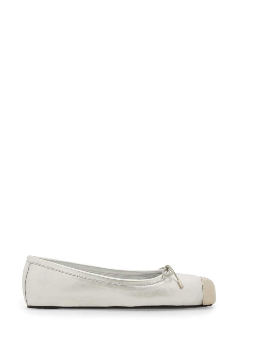 ALEXANDER McQUEEN    LEATHER BALLERINA