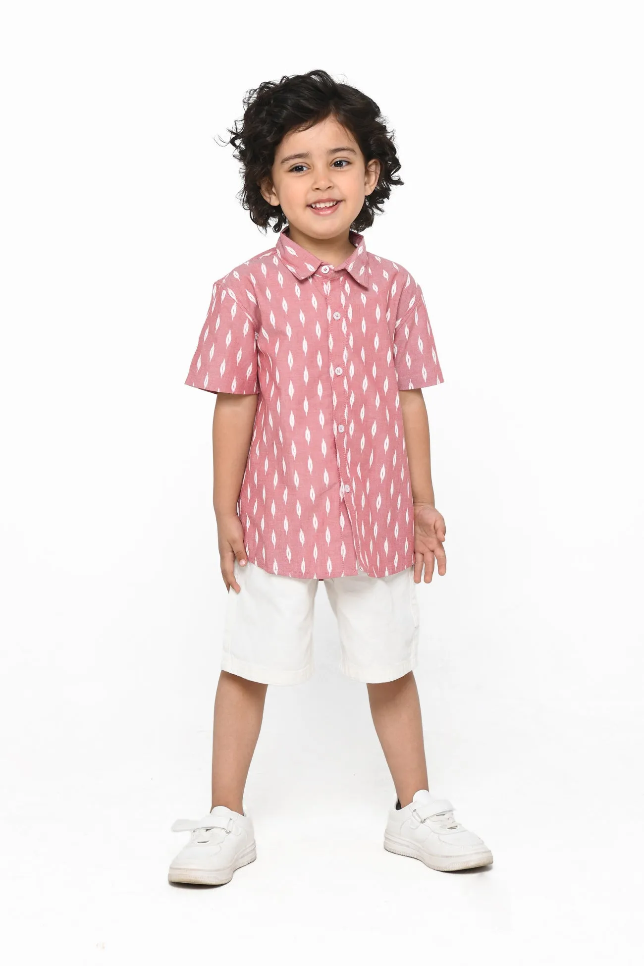 Cotton shirt with short sleeves