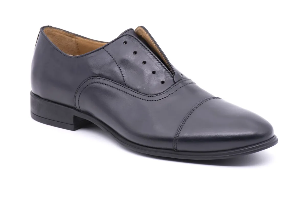 Google-friendly Oxford shoes.