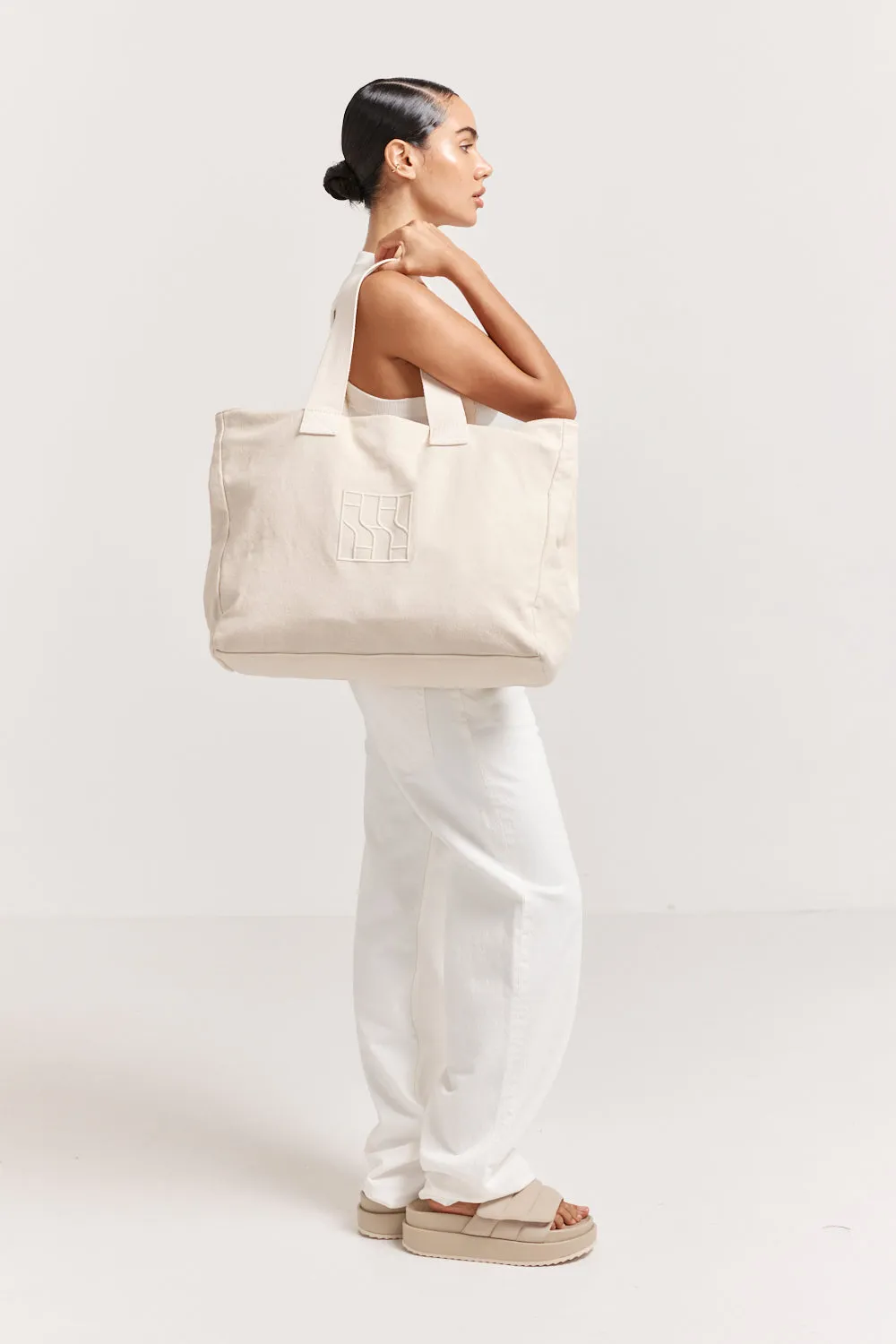 Henne Tote Bag