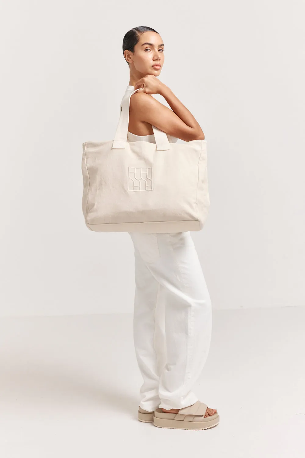 Henne Tote Bag