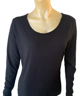 Long sleeve scoop neck top