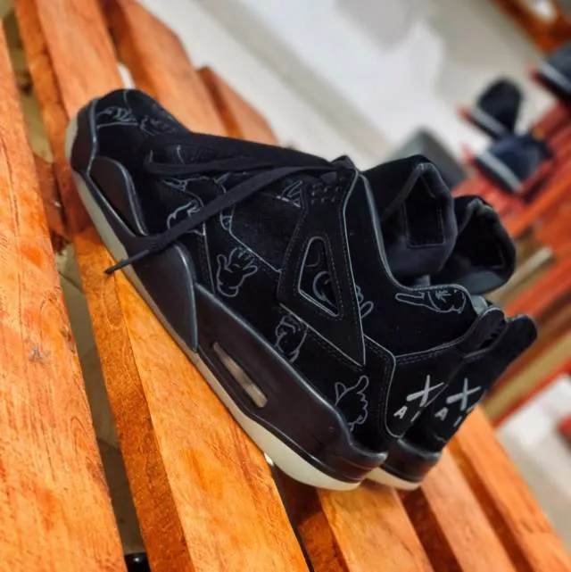 Nike Air Jordan 4 Kaws