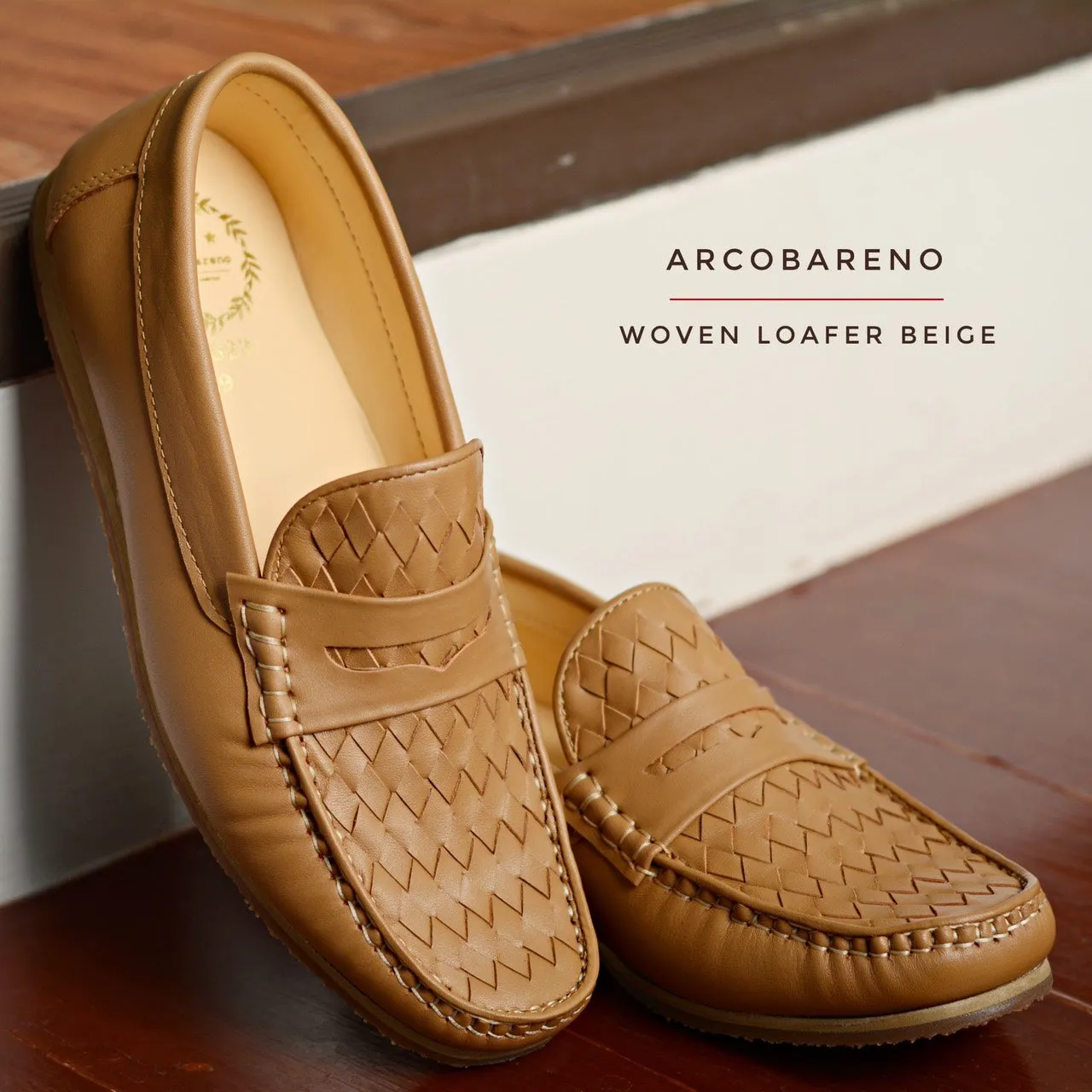 W823 Classic Woven Loafer in Matt Beige