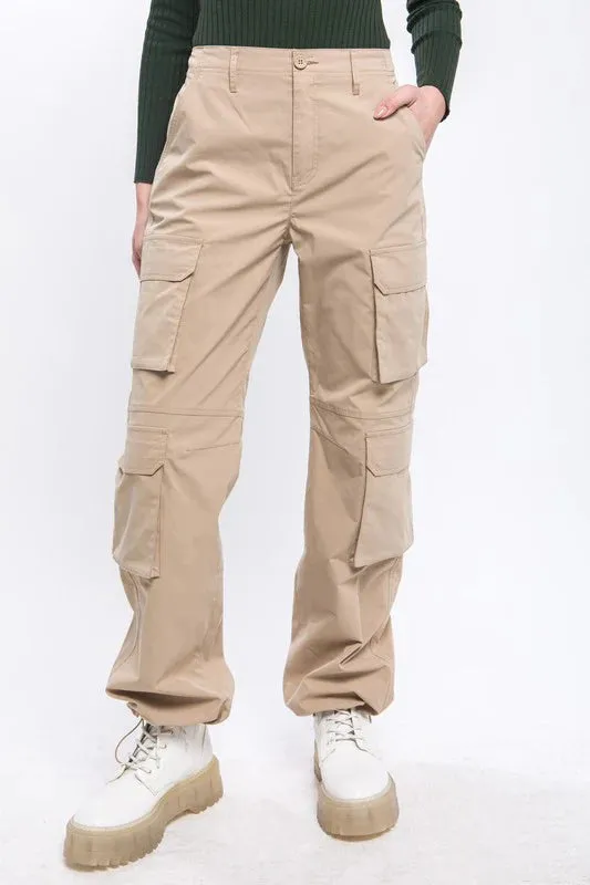 Women's cargo pants, button closure, multiple pockets