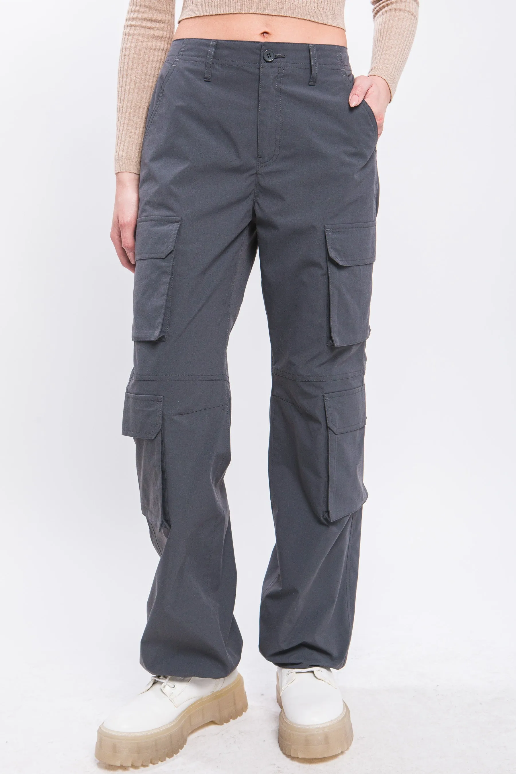 Women's cargo pants, button closure, multiple pockets